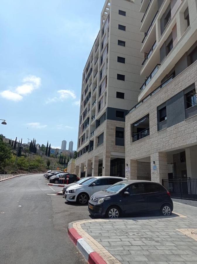 New! Great Location! Vibrant Downtown, Talpiot Market, Flea Market, Carmel Beach, Close To Everywhere Apartment Haifa Luaran gambar